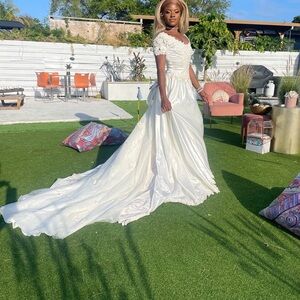 Romantic Vintage Short Puff Sleeve Ivory Satin Wedding Dress